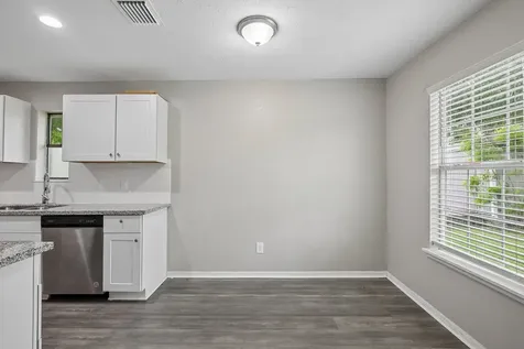 306 S Holmes Street La Porte TX 77571