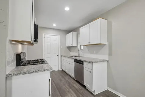306 S Holmes Street La Porte TX 77571