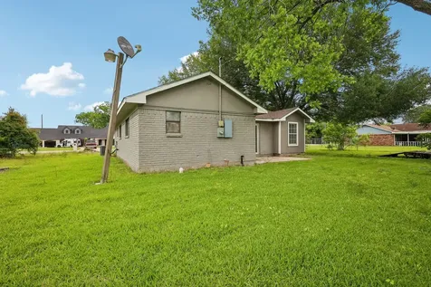 306 S Holmes Street La Porte TX 77571