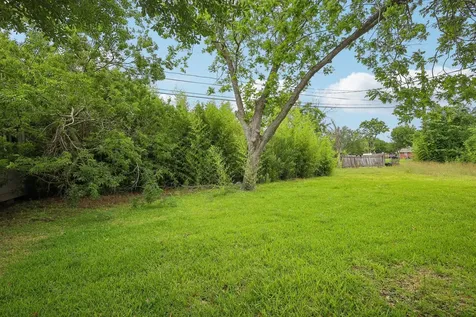 306 S Holmes Street La Porte TX 77571