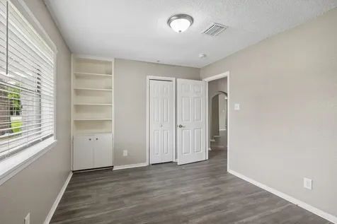 306 S Holmes Street La Porte TX 77571