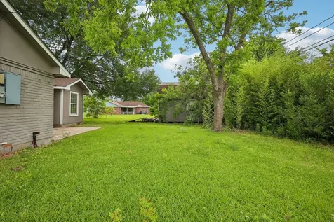 306 S Holmes Street La Porte TX 77571