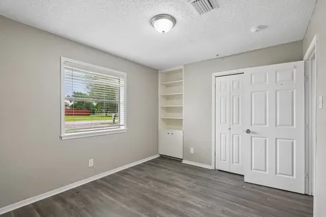 306 S Holmes Street La Porte TX 77571