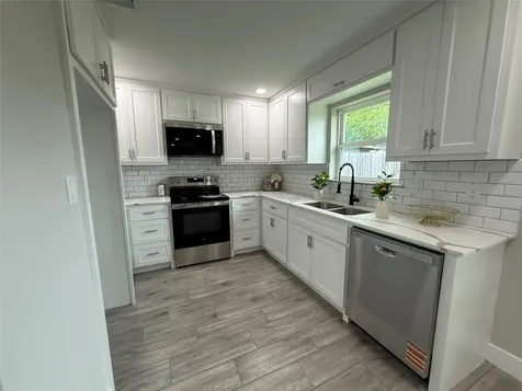 10007 Wren Street La Porte TX 77571