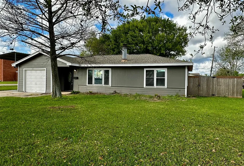 724 N Avenue F Freeport TX 77541