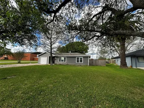 724 N Avenue F Freeport TX 77541