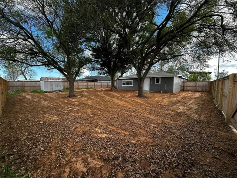724 N Avenue F Freeport TX 77541