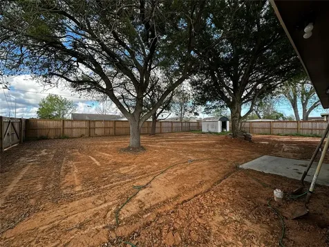 724 N Avenue F Freeport TX 77541