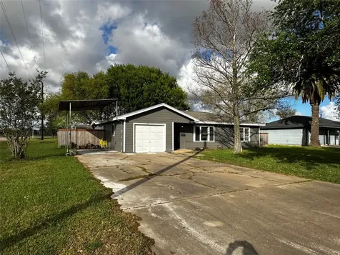 724 N Avenue F Freeport TX 77541