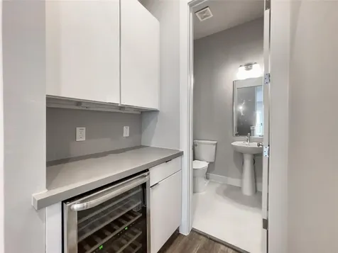 1270 N Post Oak Road A Houston TX 77055