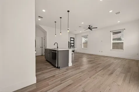 5206 Firnat Street Houston TX 77016