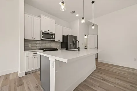 5206 Firnat Street Houston TX 77016