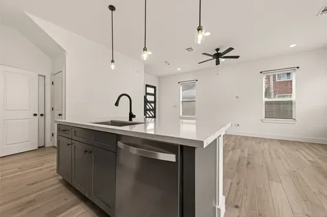 5206 Firnat Street Houston TX 77016