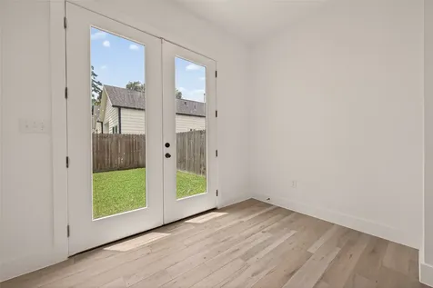 5206 Firnat Street Houston TX 77016