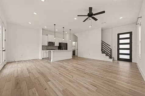 5206 Firnat Street Houston TX 77016