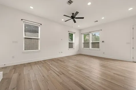 5206 Firnat Street Houston TX 77016