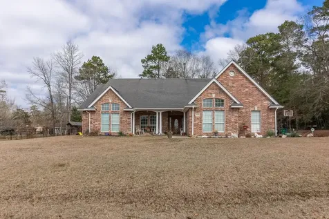 318 Peppertree Village Mills TX 77663