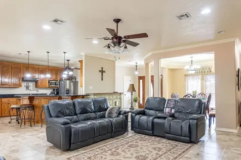 318 Peppertree Village Mills TX 77663