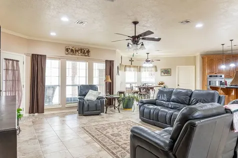 318 Peppertree Village Mills TX 77663