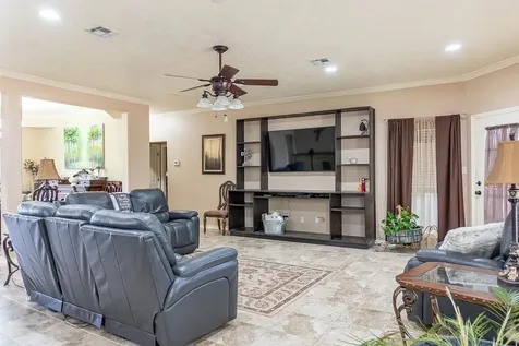 318 Peppertree Village Mills TX 77663