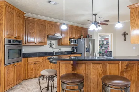 318 Peppertree Village Mills TX 77663