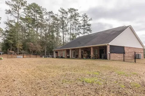 318 Peppertree Village Mills TX 77663