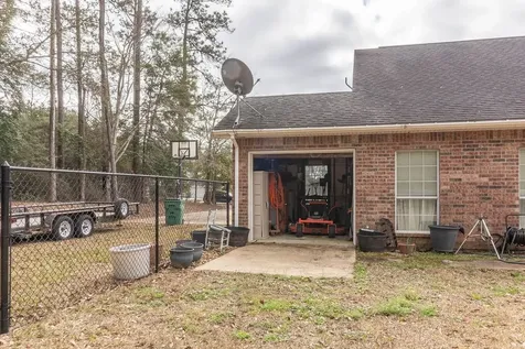 318 Peppertree Village Mills TX 77663