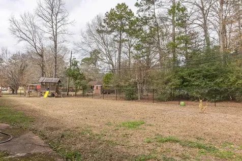 318 Peppertree Village Mills TX 77663