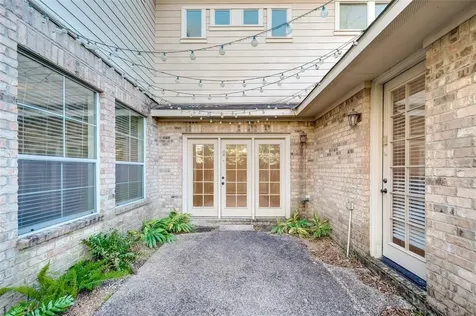 34 N Longsford Circle The Woodlands TX 77382