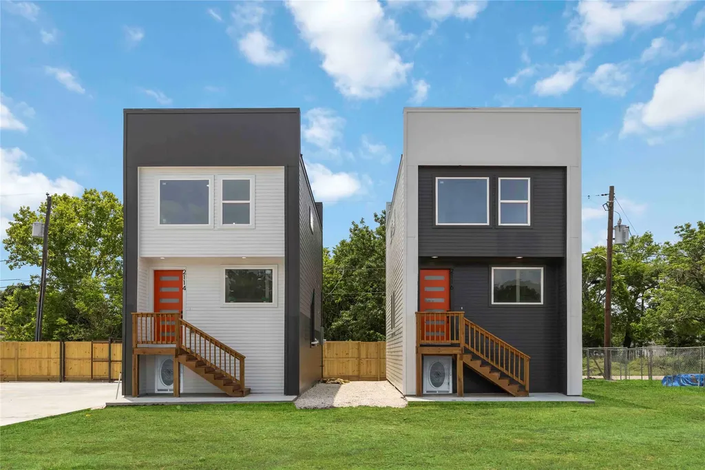 2110 Des Chaumes Street Houston TX 77026