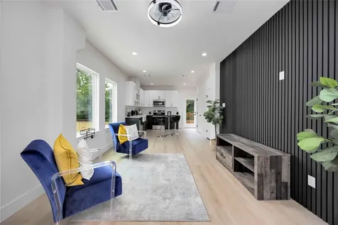 2110 Des Chaumes Street Houston TX 77026