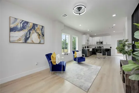 2110 Des Chaumes Street Houston TX 77026