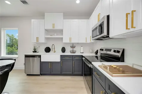 2110 Des Chaumes Street Houston TX 77026