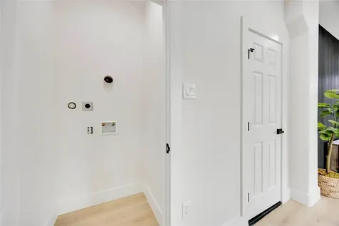2110 Des Chaumes Street Houston TX 77026