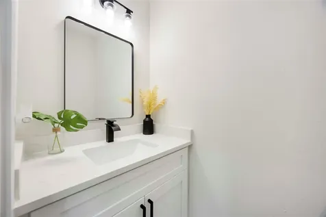 2110 Des Chaumes Street Houston TX 77026