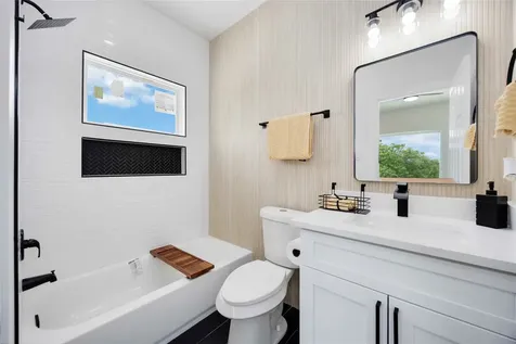 2110 Des Chaumes Street Houston TX 77026