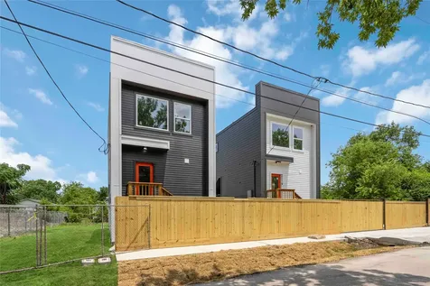 2110 Des Chaumes Street Houston TX 77026
