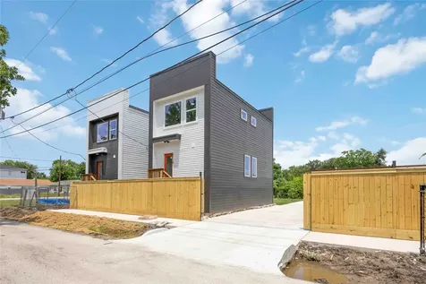 2110 Des Chaumes Street Houston TX 77026