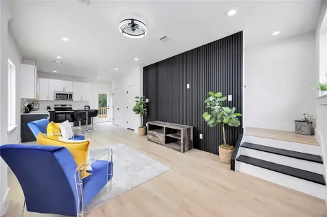 2110 Des Chaumes Street Houston TX 77026