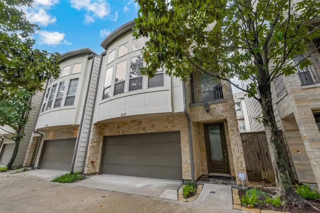 2915 Pease Street Houston TX 77003