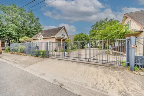 1318 Dennis Street Houston TX 77004