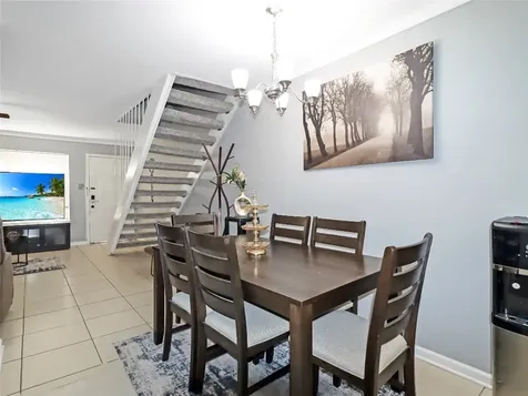 6401 Skyline Drive Drive 13 Houston TX 77057