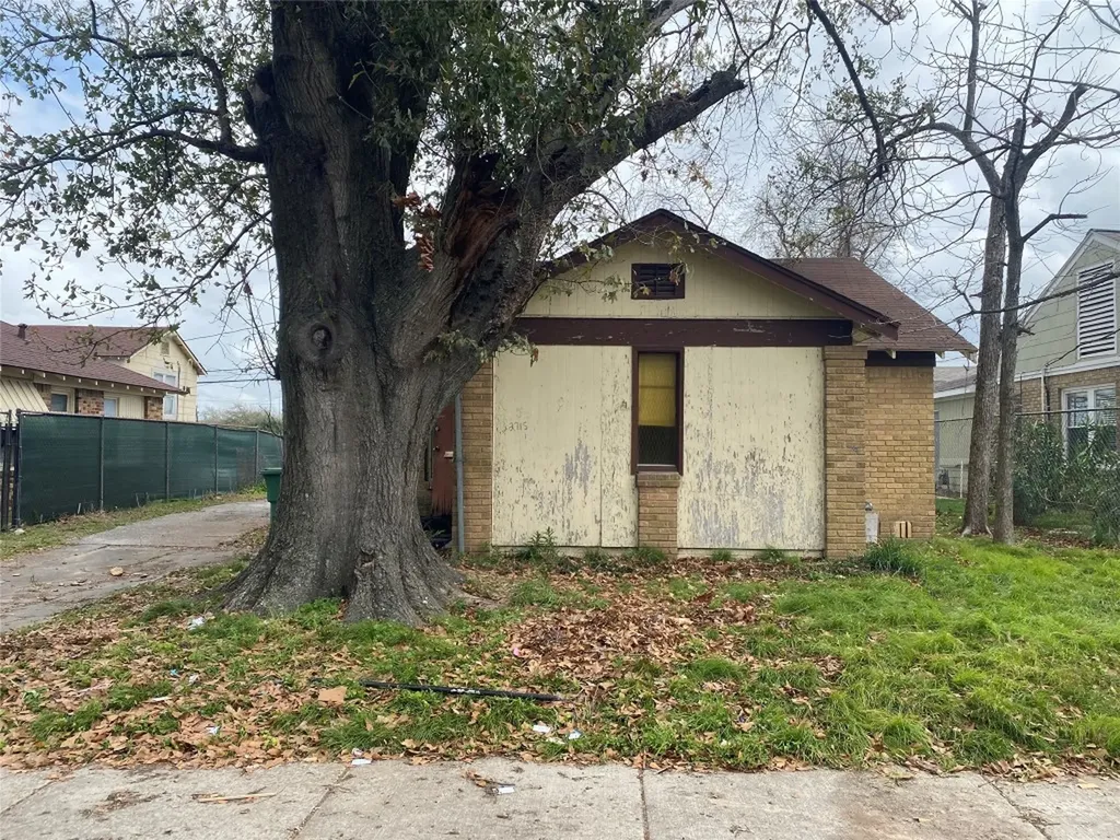 2715 Oakcliff Street Houston TX 77023