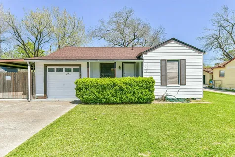 311 S Kansas Street La Porte TX 77571