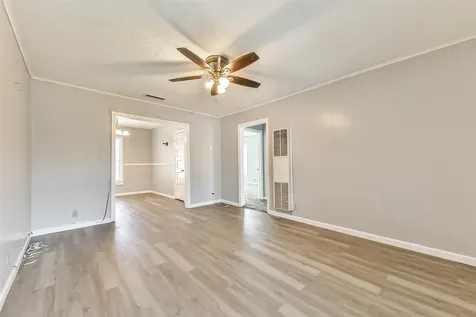311 S Kansas Street La Porte TX 77571