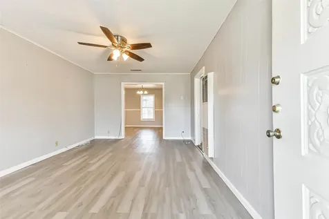 311 S Kansas Street La Porte TX 77571