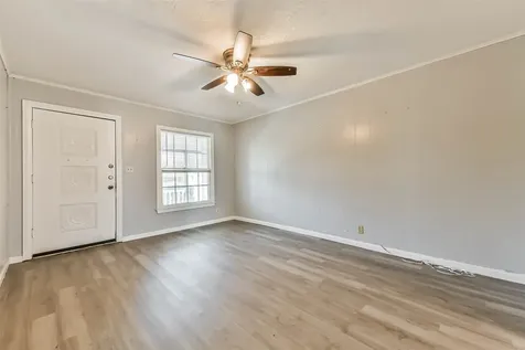 311 S Kansas Street La Porte TX 77571