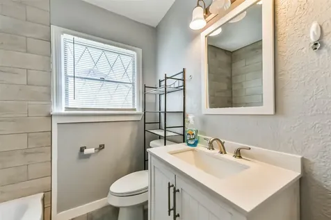 311 S Kansas Street La Porte TX 77571