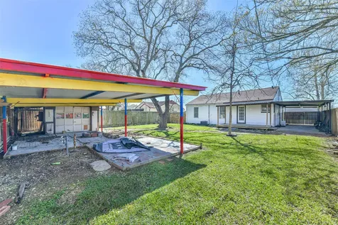 311 S Kansas Street La Porte TX 77571