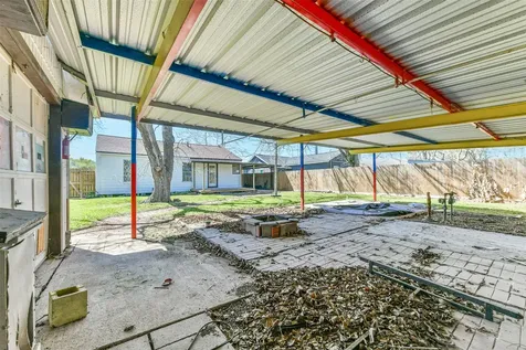 311 S Kansas Street La Porte TX 77571